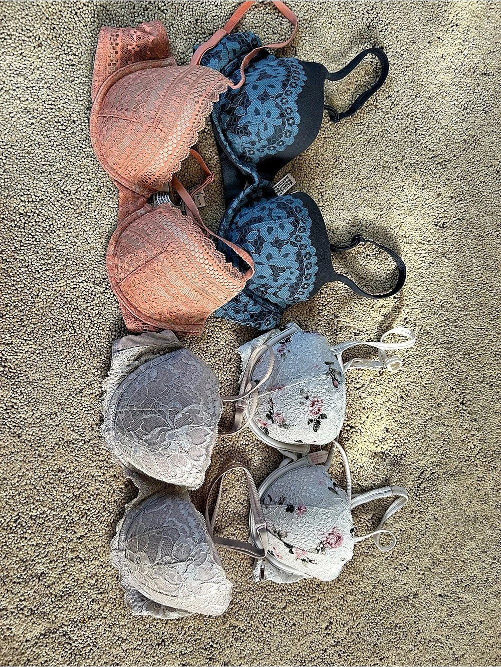 Victoria's Secret 4-Piece Lace Bra Lot 32C